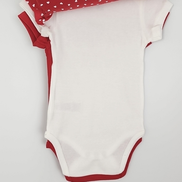 Rae Dunn Baby 3 Onesies Large Letters Red White Print 100% Cotton Size 6-9M - Picture 5 of 8
